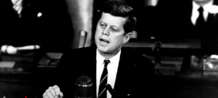 Borítókép: A kubai rakétaválságról a nukleáris fegyverek betiltásáért folyó harc világnapja alkalmából