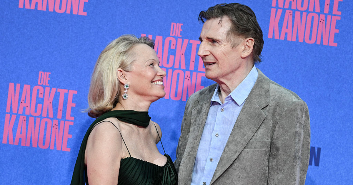 Pamela Anderson és Liam Neeson
