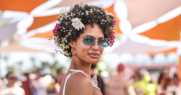 Borítókép: Nem menő már a színes haj! Íme 3 frizura, ami trendinek számít helyette a 2025-os fesztiválszezonban