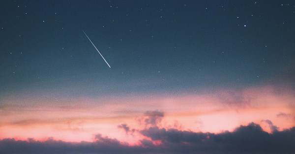 Borítókép: Mit jelent, ha hullócsillagot látsz? 10 üzenet, amit az univerzum küldhet neked