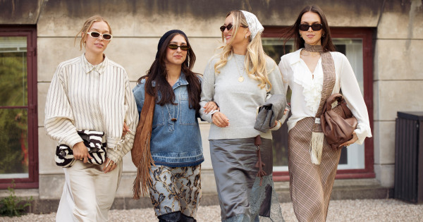 Borítókép: Koppenhágában és Londonban már hódít! A stílusos nők rajonganak ezért a szoknyatrendért 2025 őszén