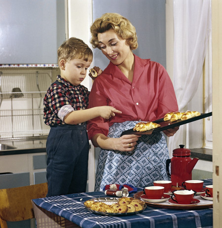 Borítókép: Apám szerint egy nő legnagyobb sikere, ha gyermekeket szül – miért ragadt le ennyire az előző generáció a hagyományos családmodellek szerepénél?