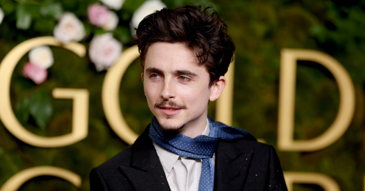 Itt a pornóbajusz utódja! A sztárok most erre a fazonra kattantak rá