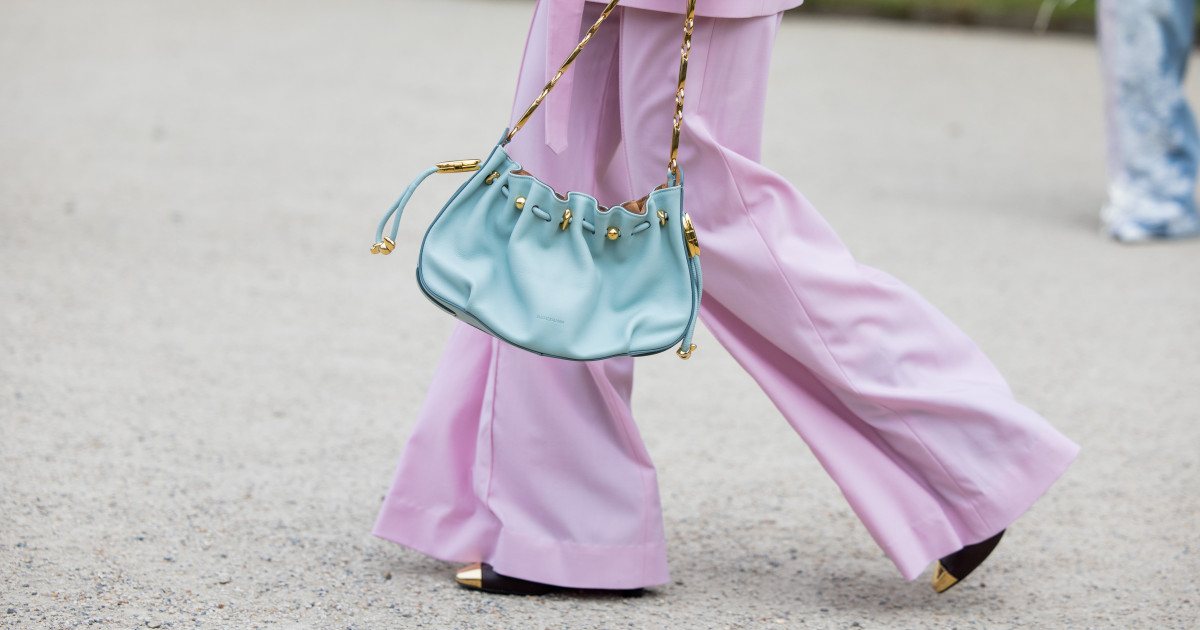 Borítókép: Ezek a 2025-ös ősz legtrendibb nadrágjai: 6 darab, aminek minden stílusos nő gardróbjában ott a helye ebben a szezonban