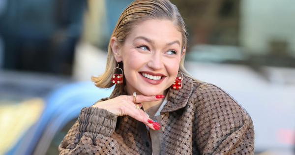 Borítókép: Időtálló, elegáns, tökéletes: ez a táskafazon minden őszi szetted titkos fegyvere lesz 2025-ben