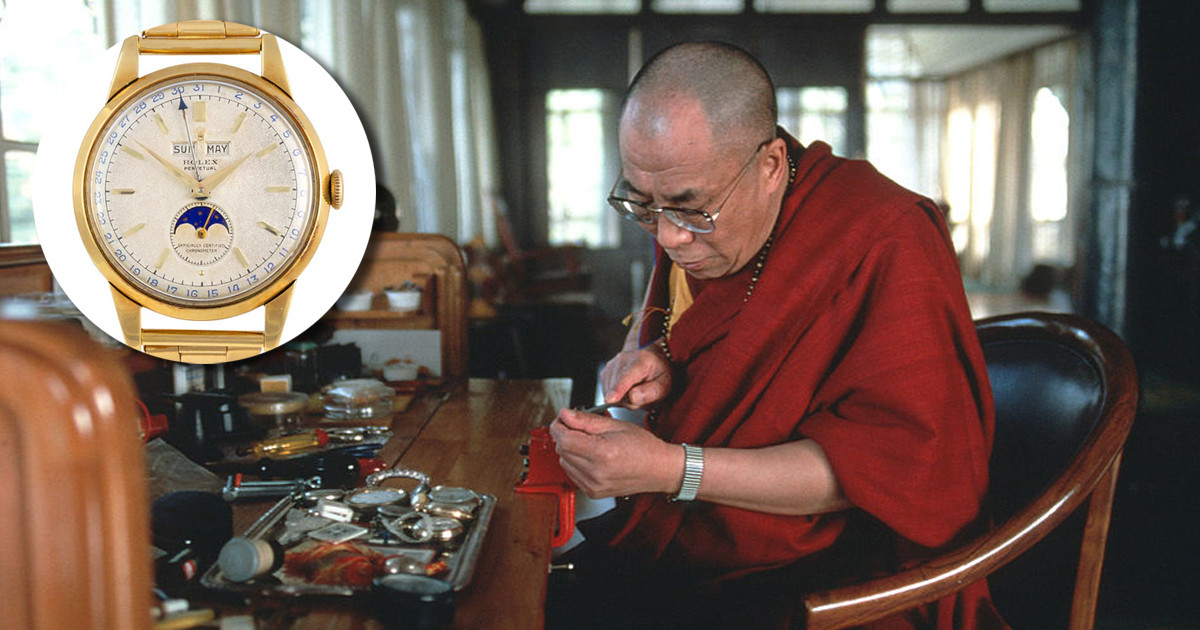 Montázs az órát szerelő dalai lámáról és a Rolexről