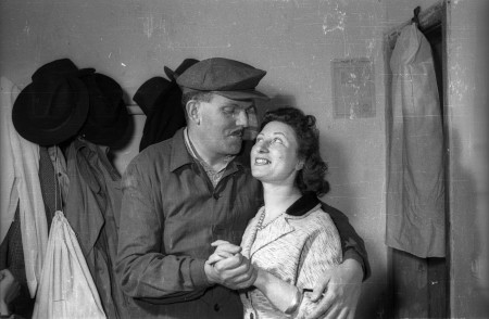 Borítókép: Nagyszüleink 7 legszigorúbb randiszabálya: ezeket muszáj volt betartaniuk!