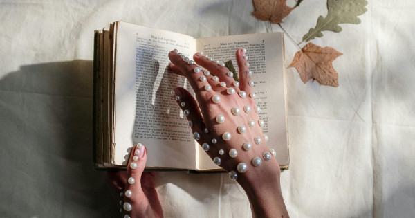 Borítókép: Könyves bakancslista: 7 új romantikus regény, amit nem fogsz tudni letenni idén ősszel