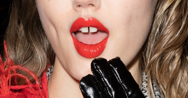 Borítókép: 4 tűmentes módszer, amitől tényleg teltebbnek tűnnek az ajkaid