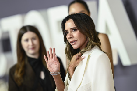Borítókép: Traumák, étkezési zavar, szorongás, kitartás és bizonyítási vágy: Victoria Beckham az elegáns ruhák és a smink mögött