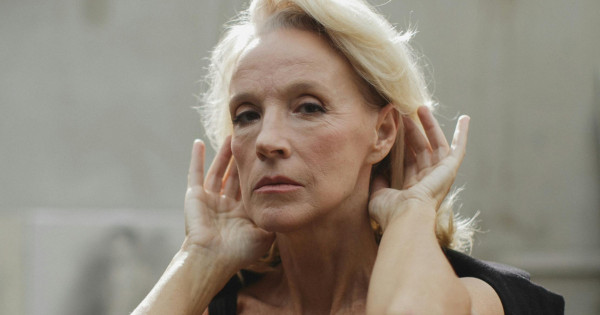 Borítókép: A 2 kollagén-újraépítő: Egy bőrszakértő megosztja a legjobb, tudományosan alátámasztott módszert az arc feszesítésére és emelésére