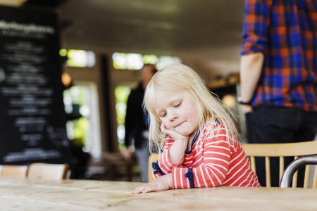 Borítókép: Az unalom nem ellenség, hanem lehetőség – a mentálhigiénés szakember válaszol arra, baj-e, ha unatkozik a gyerek