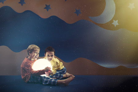 Borítókép: Éjszakai óvoda: anyukákat kérdeztünk, mit gondolnak az újító kezdeményezésről