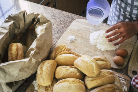 Borítókép: 5 házi sütésű pékáru ráérős hétvégi reggelekre