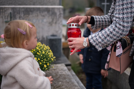 Borítókép: Hogyan és mikor beszéljünk a gyerekekkel a halálról? Pszichológust kérdeztünk