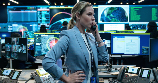 Borítókép: 10 politikai thriller, ami hasonló, mint a Feszült helyzet, csak éppen sokkal jobb!