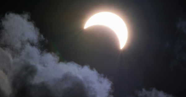 Borítókép: 3 csillagjegy, akinek sorsfordító változást hoz a Hold jegyváltása - most egy régóta tartó problémára találnak megoldást!