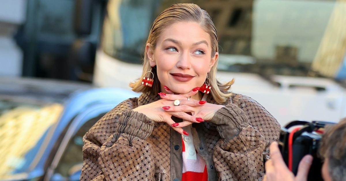 Gigi Hadid szerint a nagymama loafer lesz az idei tél legmenőbb cipője - És tényleg!