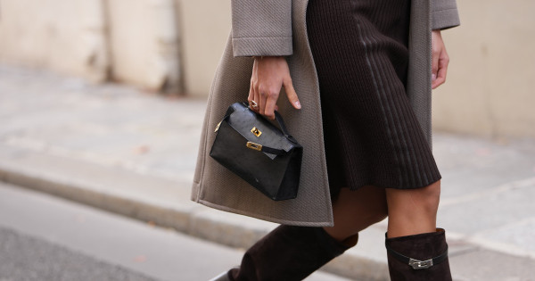 Borítókép: A francia nők esküsznek erre a kényelmes és lapos csizmára 2025 telén - zseniálisan működik bármilyen outfitben!