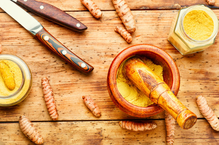 Borítókép: 8 ok, amiért a kurkuma lesz az új kedvenc fűszered: immunerősítő jolly joker a konyhában