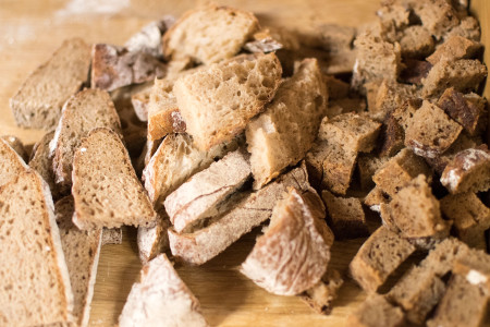 Borítókép: Megmaradt a száraz kenyér, kifli, zsemle? Ne dobd ki! 6 szuper maradékmentő recept