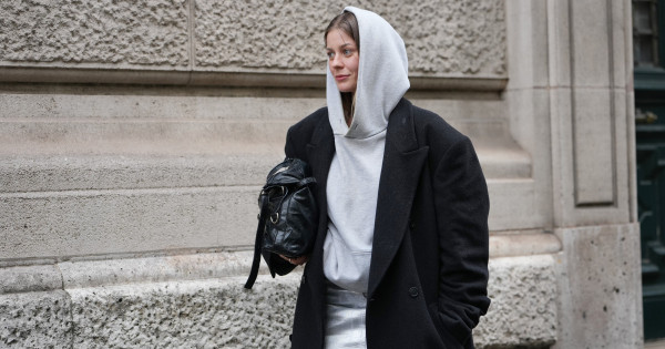 Borítókép: Tuti vételek! A legszebb fekete szövetkabátok 11 ezer forinttól, amik tényleg minden outfithez passzolnak