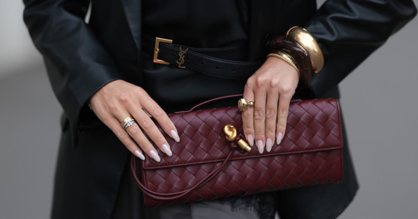 Borítókép: A sima piros már lejárt lemez! Íme 20 manikűrtipp a télre, amibe te is bele fogsz szeretni helyette