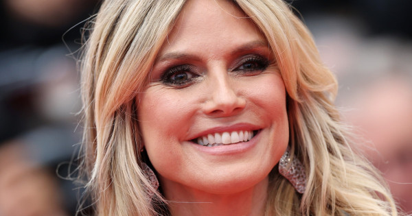 Borítókép: 9 időtlen frizura, ami 60 év felett a tökéletes választás a fodrászok szerint - nőiesek, mégis klasszikus fazonok, amik sosem mennek ki a divatból!