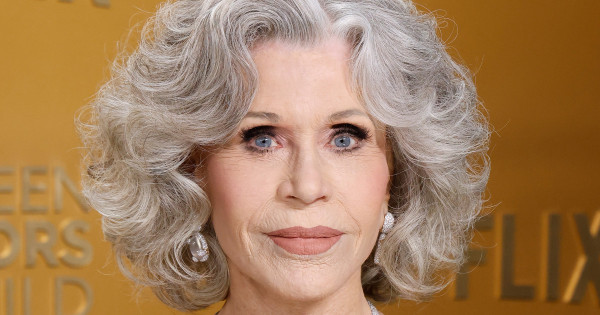 Borítókép: A nő, aki 88 évesen is maga a nagybetűs stílus - Jane Fonda stílusnapló