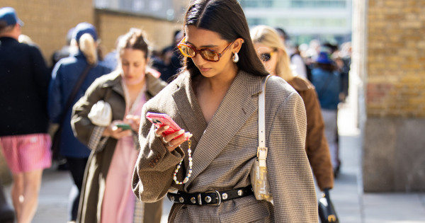 Borítókép: A londoni chic 7 kihagyhatatlan alapdarabja - New Balance, velúr, és minden, amiben a hamisítatlan brit divat titka rejlik!