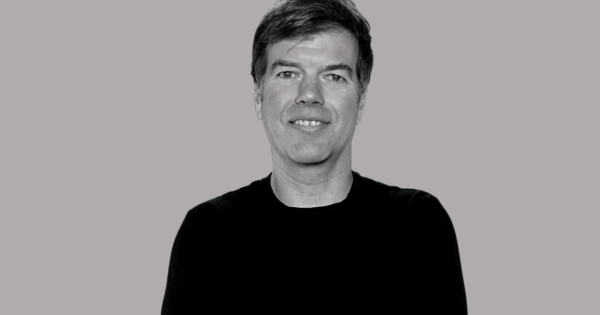 Borítókép: „Fogadd el a hajad textúráját és jellegét, és ebben a keretben keresd meg a hozzád illő stílust” - interjú Hegedűs Zoltán mesterfodrásszal