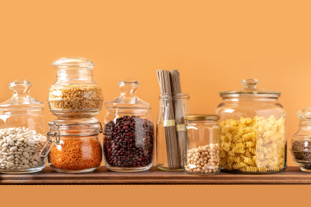 Borítókép: 7 tartós élelmiszer, amit valószínűleg te is a kelleténél tovább tárolsz