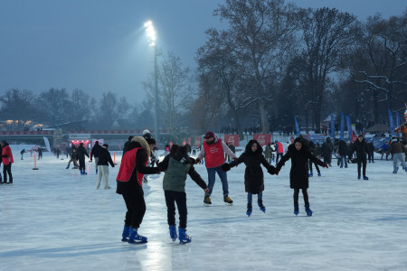 Borítókép: Ahol a jégpálya és a gyerekkori álmok találkoznak: több mint 300 mosoly a Városligetben