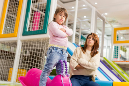 Borítókép: Rászólhatok más gyerekére? A pszichológus válasza, ami sok konfliktustól megkímélhet