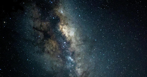 Borítókép: 4 csillagjegy, aki vonzza a szerencsét és a pénzügyi sikert február 8-ig - az Oroszlán telihold és a Kos Vénusz erős energiái most nekik kedveznek!