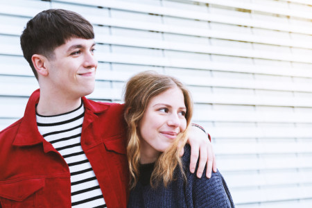 Borítókép: Amikor a gyerekünk szíve törik össze, a miénk is sajog: meddig védhetjük meg őket a csalódástól?