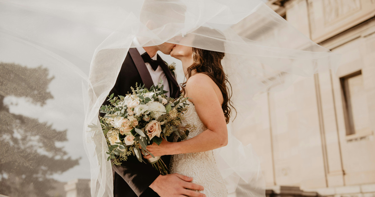 Borítókép: Letisztult dizájn, vendégélmény és személyes történetek: ilyenek lesznek a 2026-os esküvői trendek