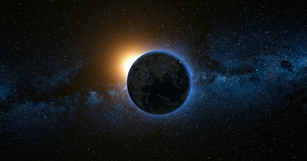 Borítókép: Sorsfordító napfogyatkozás érkezik: Ennek a 4 csillagjegynek az élete gyökeresen megváltozik - most jön az év első eklipsz-szezonja!