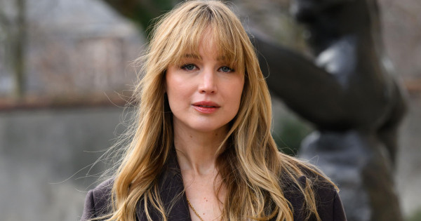 Borítókép: Jennifer Lawrence bemutatja: Ez a 2006-os outfit meglepő módon 2026-ban is tökéletesen működik