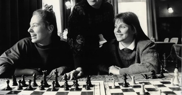 Borítókép: 7 inspiráló film és sorozat, amit látnod kell, ha tetszett A sakk királynője