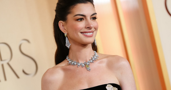 Anne Hathaway szépségtrükkje perce alatt friss megjelenést kölcsönöz neked: és nem is kerül semmibe