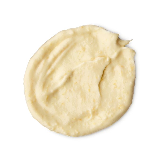 A Lush St Clements friss hajpakolástól ragyogóak lesznek a tincseid a tavaszi napfényben!