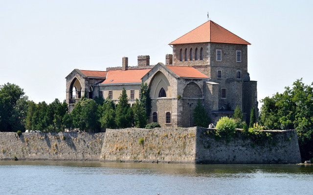 Tatai vár