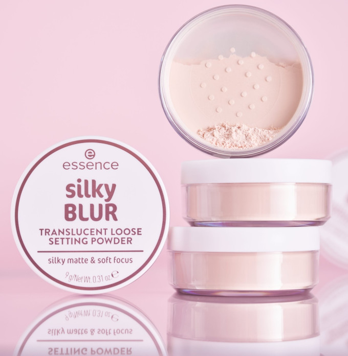 essence Silky BLUR Translucent Loose Setting Powder 10