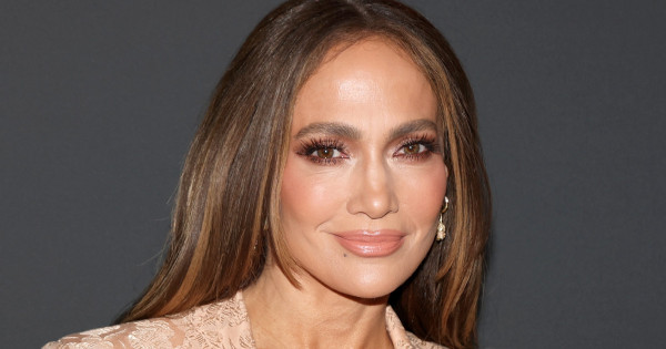 Borítókép: Jennifer Lopez bemutatja: ez a cipő és nadrág páros a 2026-os nyár legkihagyhatatlanabb kombinációja