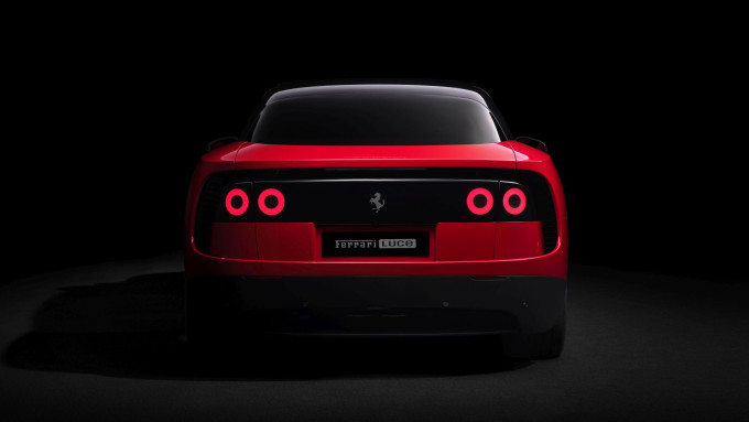 Ferrari Luce hátulnézet
