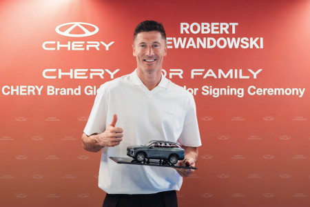 Borítókép: A Chery hivatalosan bejelentette: Robert Lewandowski lett a márka globális nagykövete