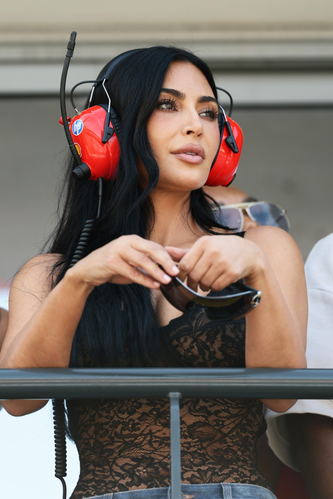 Kim Kardashian a Formula–1 monacói nagydíjára már egyértelműen Lewis Hamilton barátnőjeként érkezett.