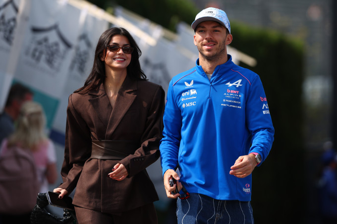 Pierre Gasly és Kika Cerqueira Gomes