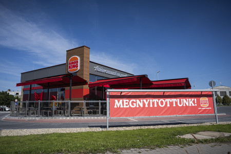 Borítókép: Az agglomeráció új találkozóhelye a tököli BURGER KING®